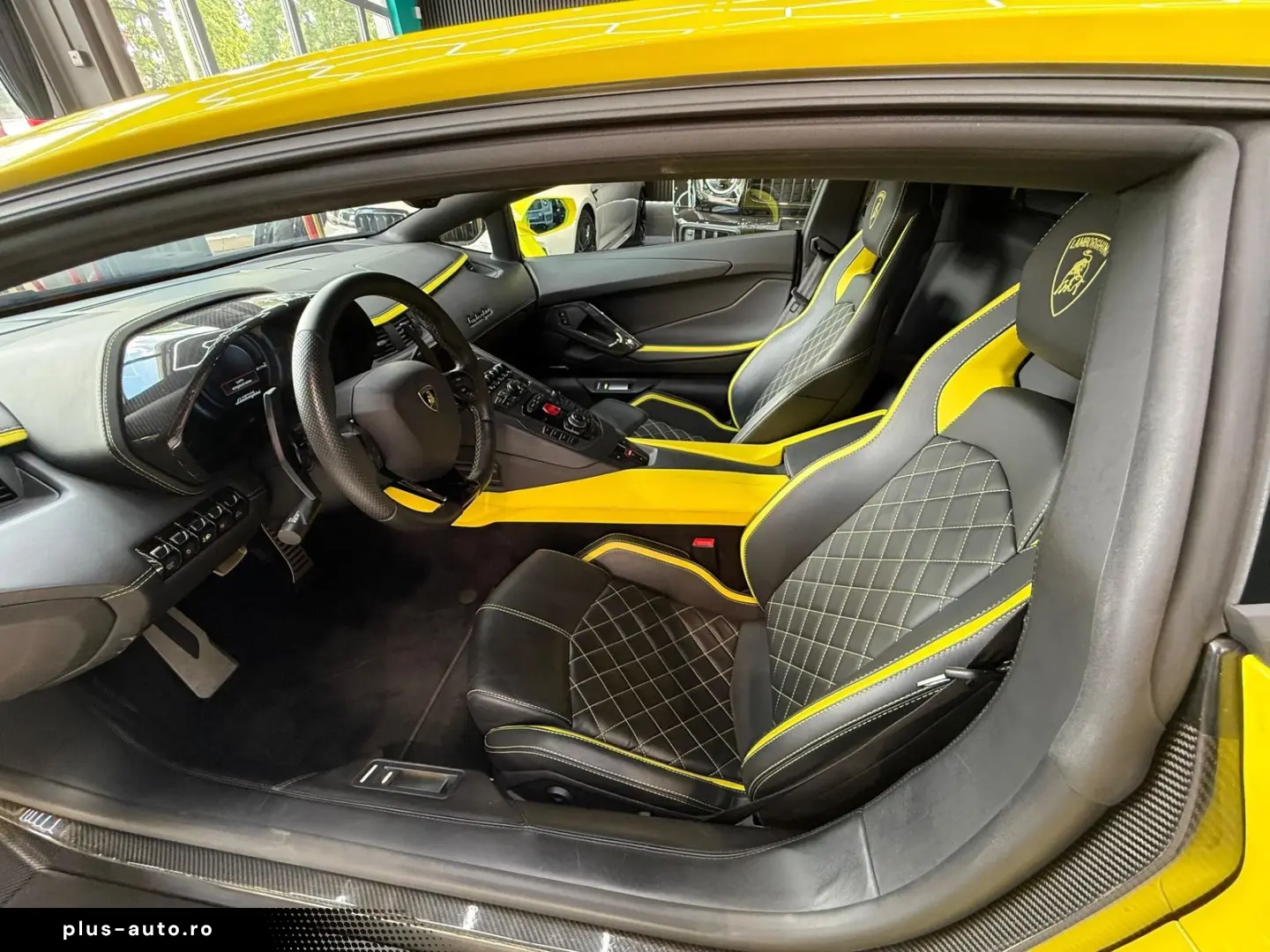 LAMBORGHINI Aventador S