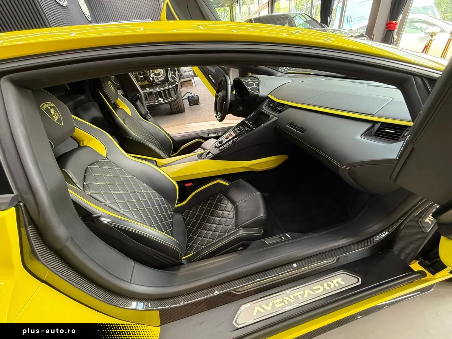 LAMBORGHINI Aventador S