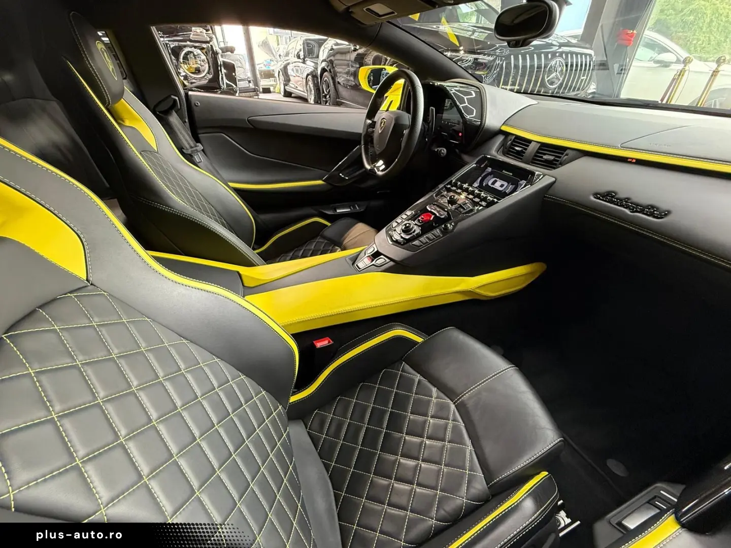 LAMBORGHINI Aventador S