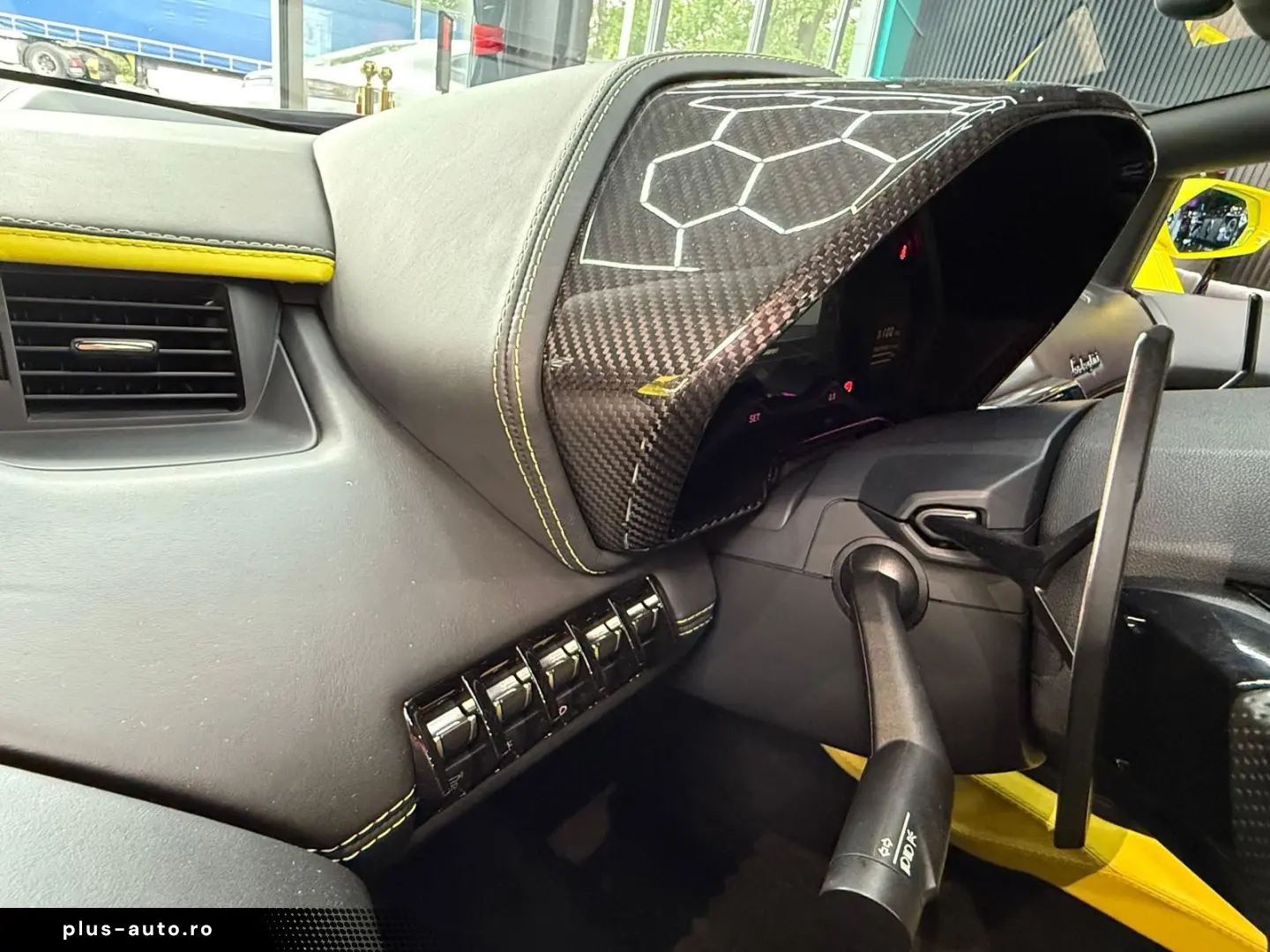 LAMBORGHINI Aventador S