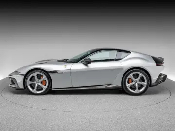 FERRARI 12Cilindri