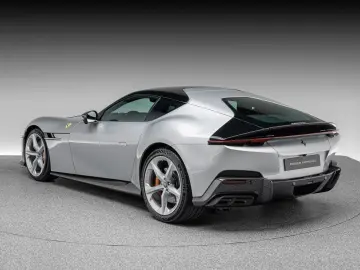 FERRARI 12Cilindri