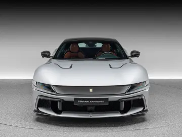 FERRARI 12Cilindri