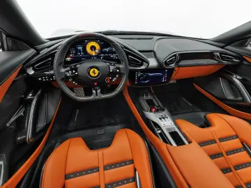 FERRARI 12Cilindri