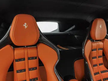 FERRARI 12Cilindri