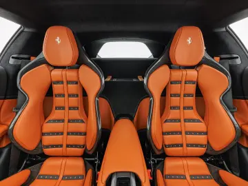 FERRARI 12Cilindri