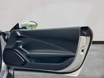 FERRARI Roma Spider  LED-Scheinwerfer 20 Zoll Felge