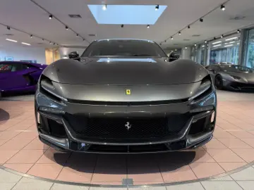 FERRARI Purosangue V12 CARBON