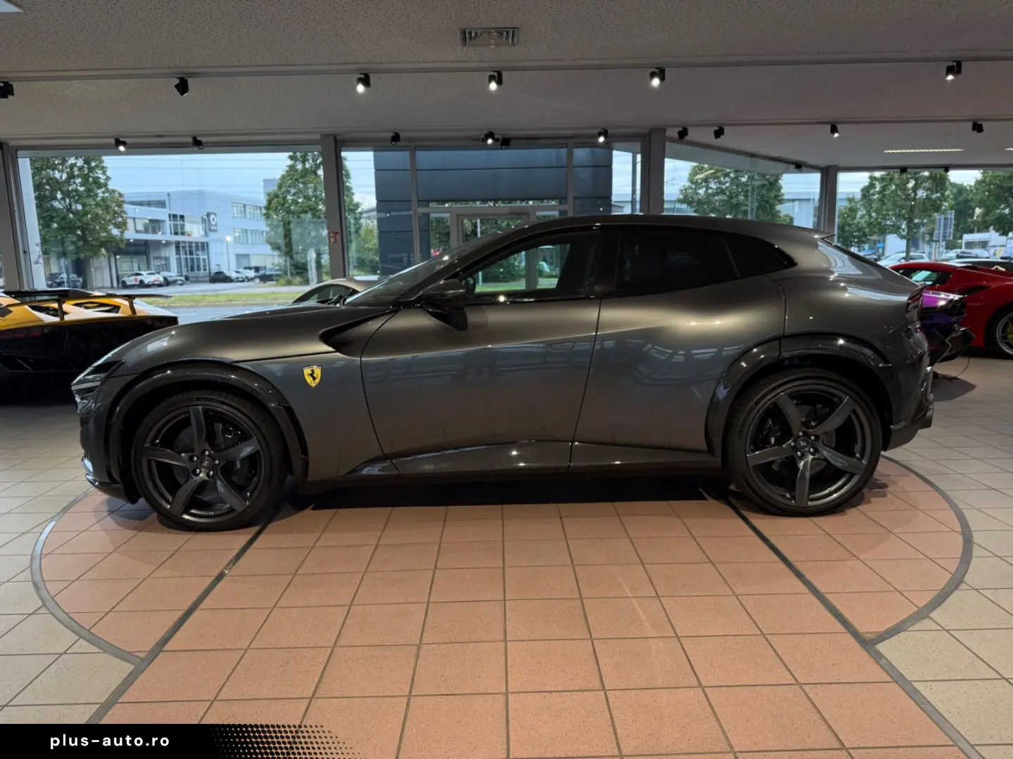 FERRARI Purosangue V12 CARBON
