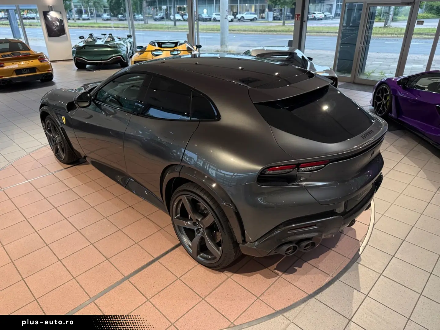 FERRARI Purosangue V12 CARBON