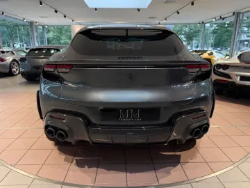 FERRARI Purosangue V12 CARBON