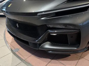 FERRARI Purosangue V12 CARBON