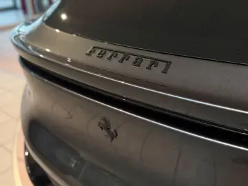 FERRARI Purosangue V12 CARBON
