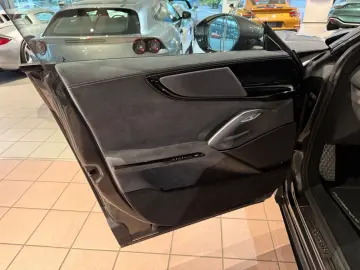 FERRARI Purosangue V12 CARBON