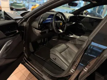 FERRARI Purosangue V12 CARBON