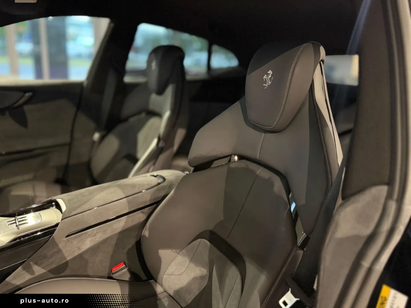 FERRARI Purosangue V12 CARBON