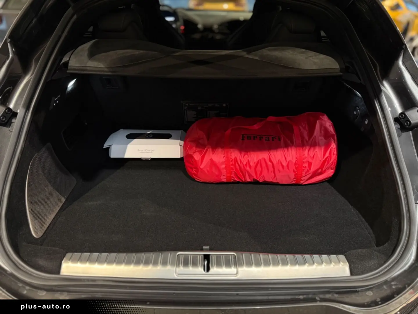 FERRARI Purosangue V12 CARBON