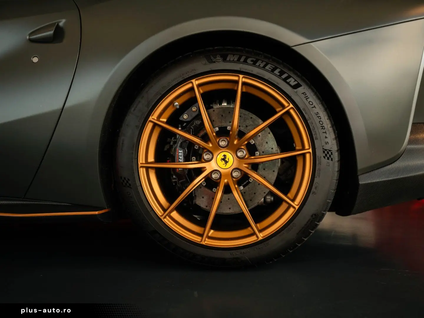 FERRARI 812 GTS VOLLFOLIERT Racingsitz HiFi-Premium