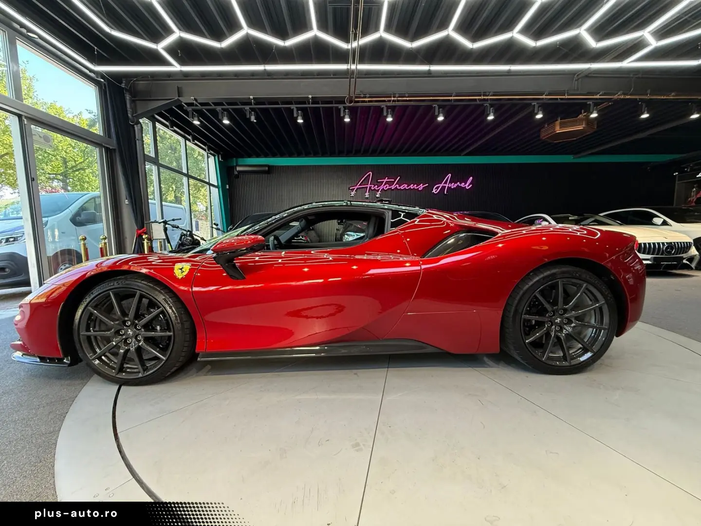 FERRARI SF90 STRADALE