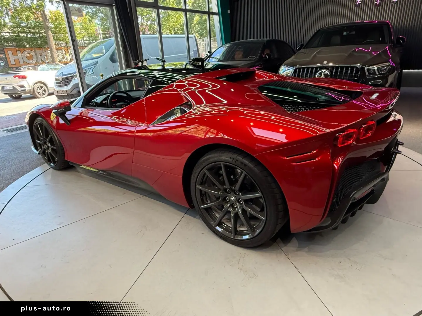 FERRARI SF90 STRADALE