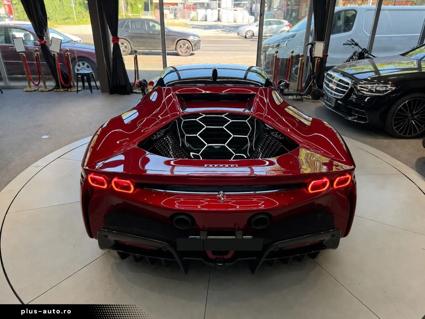 FERRARI SF90 STRADALE