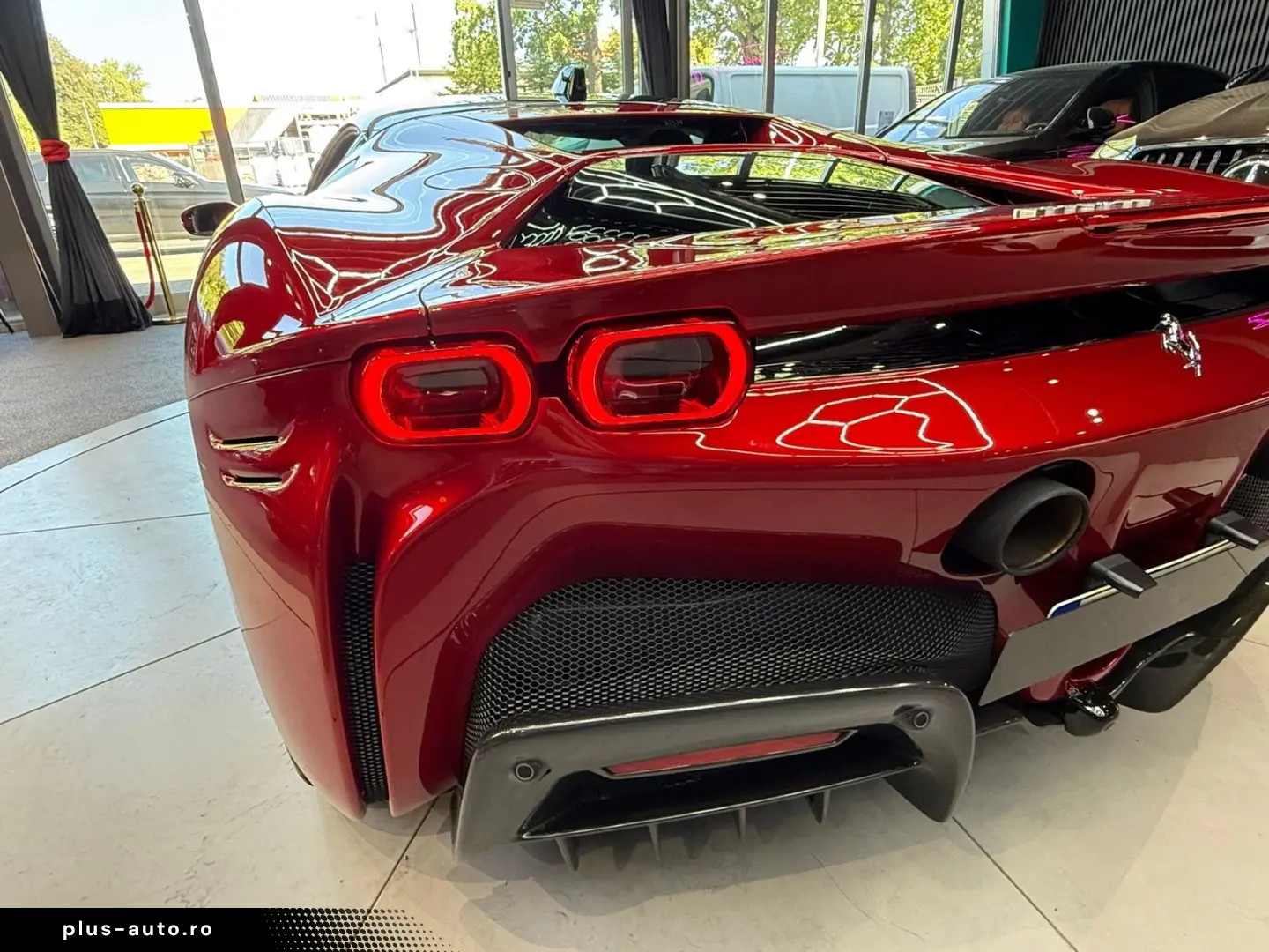 FERRARI SF90 STRADALE