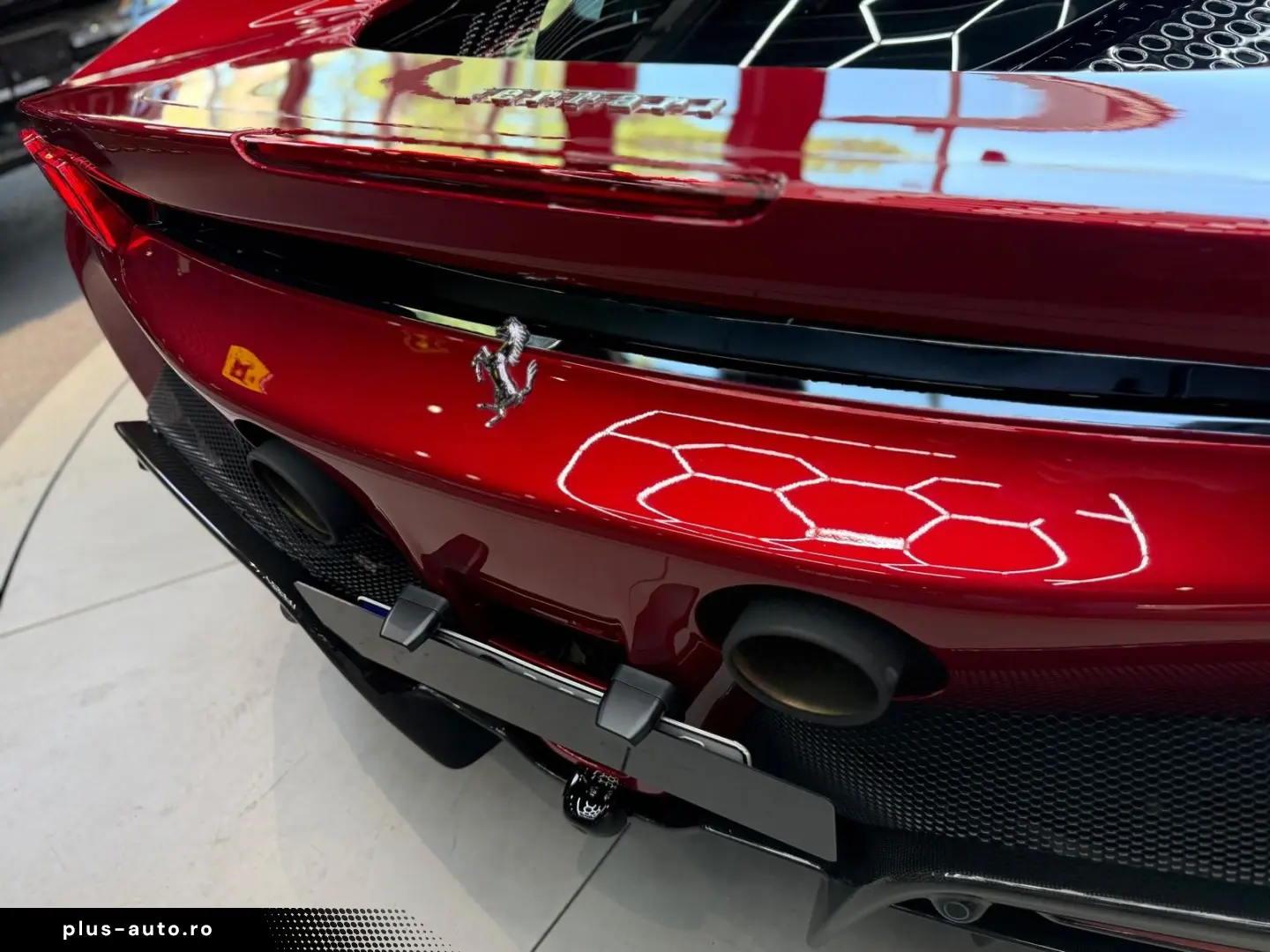FERRARI SF90 STRADALE