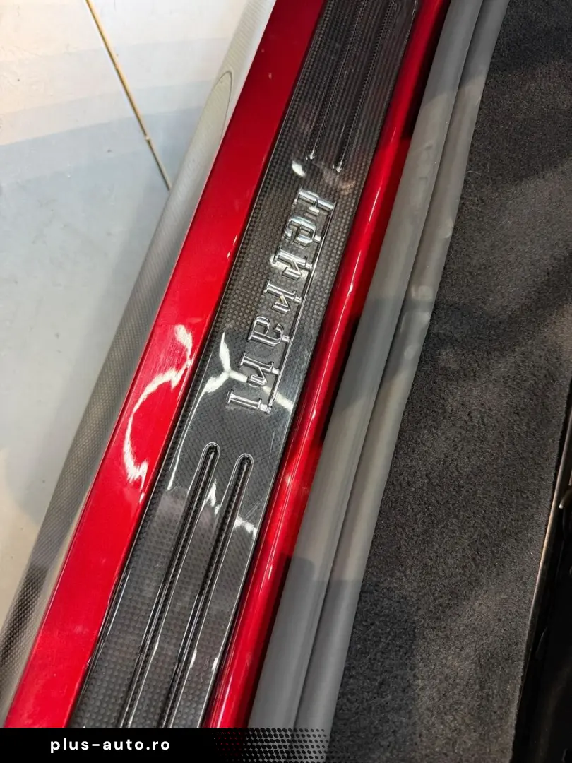 FERRARI SF90 STRADALE