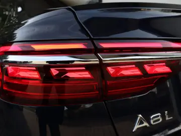 AUDI A8L 60 TFSI V8 lang exclusive RUHESITZ  AKTIV-FW
