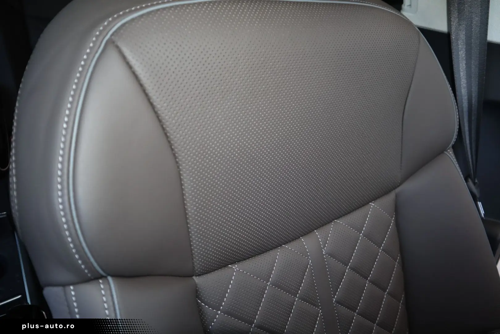 AUDI A8L 60 TFSI V8 lang exclusive RUHESITZ  AKTIV-FW