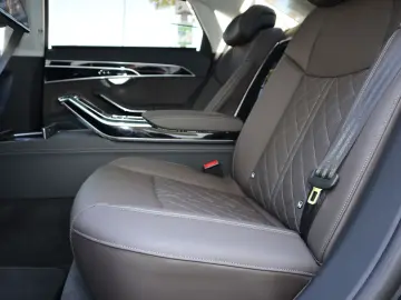 AUDI A8L 60 TFSI V8 lang exclusive RUHESITZ  AKTIV-FW