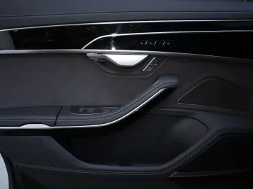 AUDI A8L 60 TFSI V8 lang exclusive RUHESITZ  AKTIV-FW