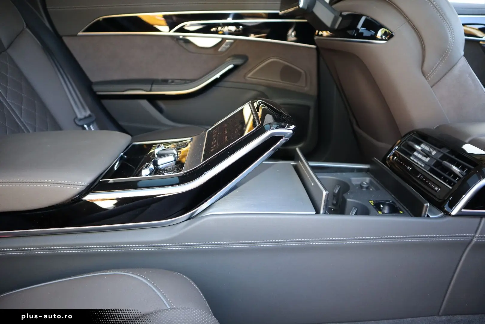 AUDI A8L 60 TFSI V8 lang exclusive RUHESITZ  AKTIV-FW