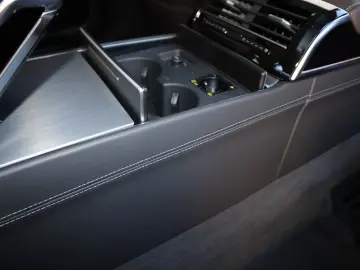 AUDI A8L 60 TFSI V8 lang exclusive RUHESITZ  AKTIV-FW