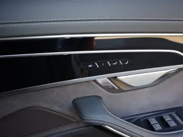 AUDI A8L 60 TFSI V8 lang exclusive RUHESITZ  AKTIV-FW
