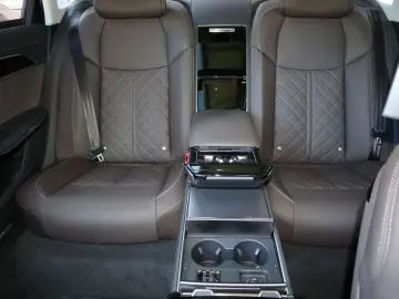 AUDI A8L 60 TFSI V8 lang exclusive RUHESITZ  AKTIV-FW