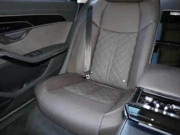 AUDI A8L 60 TFSI V8 lang exclusive RUHESITZ  AKTIV-FW