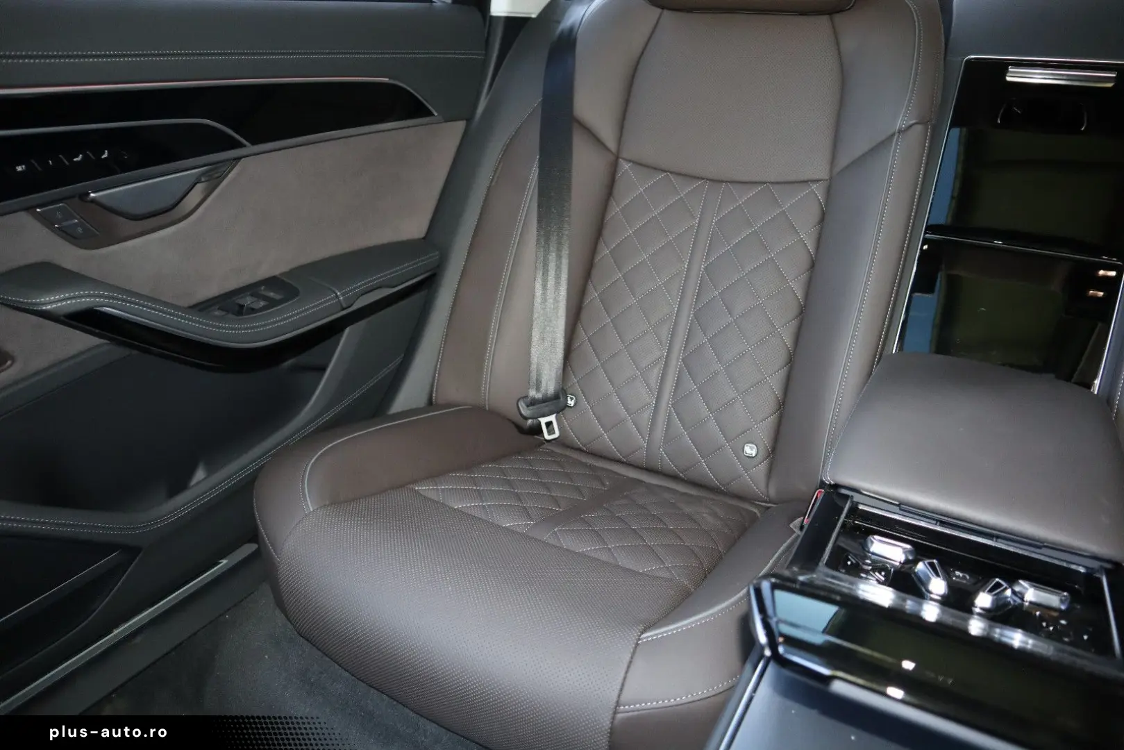 AUDI A8L 60 TFSI V8 lang exclusive RUHESITZ  AKTIV-FW