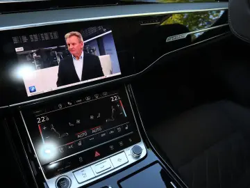 AUDI A8L 60 TFSI V8 lang exclusive RUHESITZ  AKTIV-FW