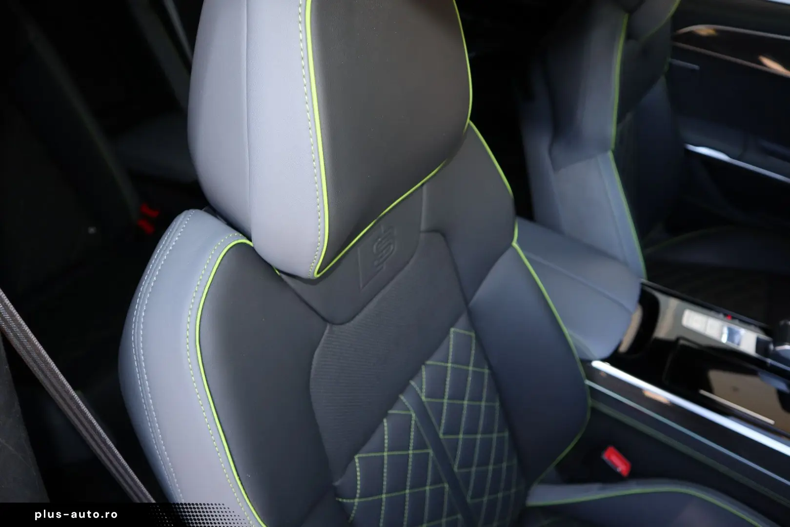 AUDI A8 60 TFSI V8 quattro exclusive BLACK-P VOLLEDER