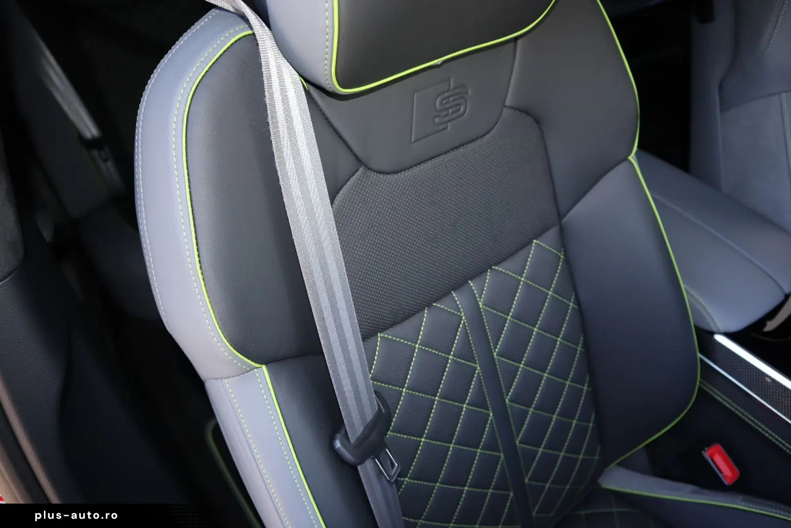 AUDI A8 60 TFSI V8 quattro exclusive BLACK-P VOLLEDER
