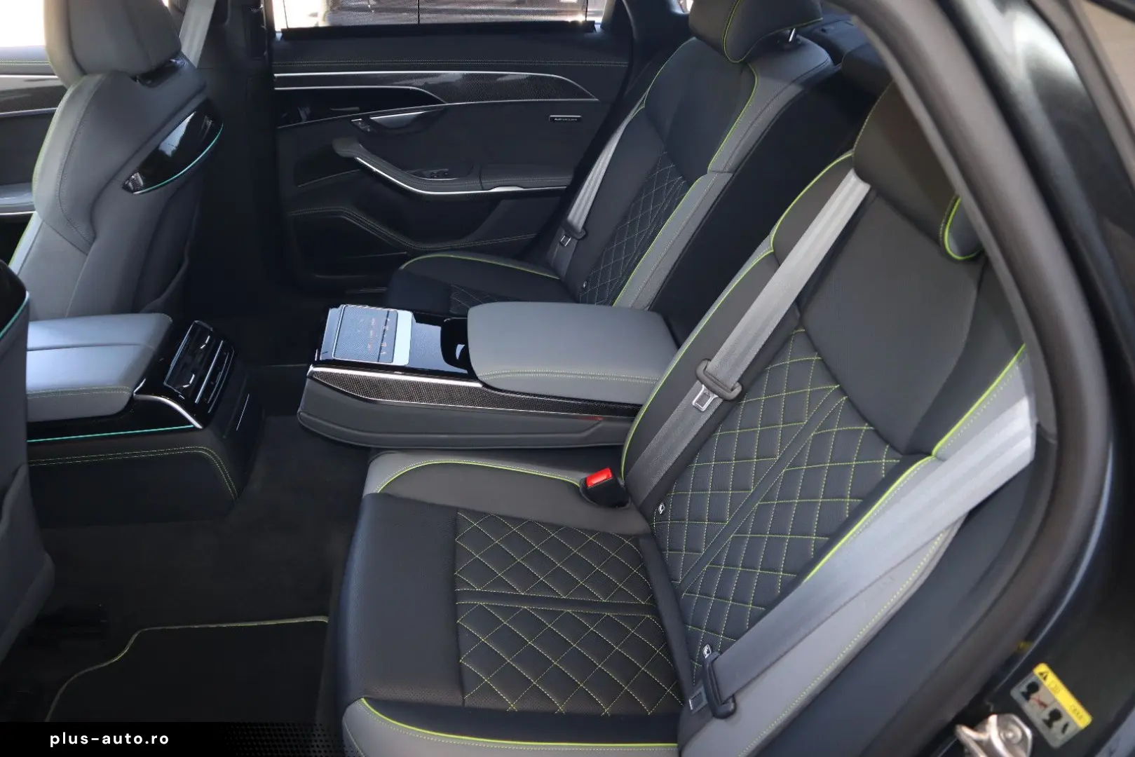 AUDI A8 60 TFSI V8 quattro exclusive BLACK-P VOLLEDER