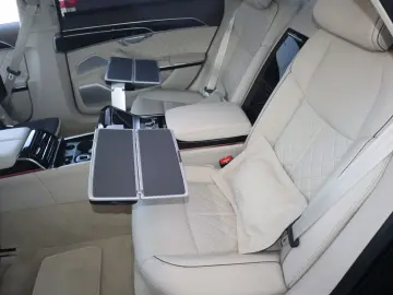 AUDI A8L 60 TFSI V8 lang EINZELSTÜCK   UPE 215.170 -