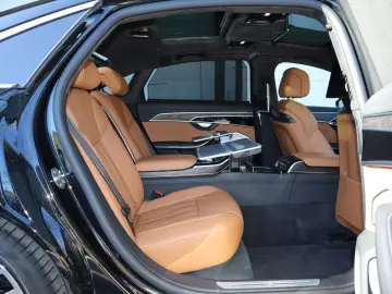 AUDI A8L 60 TFSI V8 lang exclusive AKTIV-FW AHK B&Oad