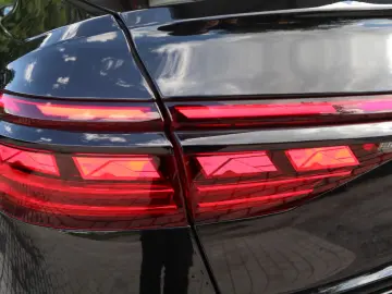 AUDI A8L 50TDI lang S-LINE BLACK-PAKET SCHWARZ-COGNAC