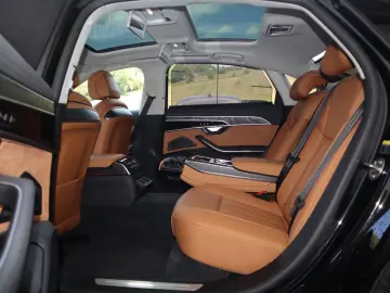 AUDI A8L 50TDI lang S-LINE BLACK-PAKET SCHWARZ-COGNAC