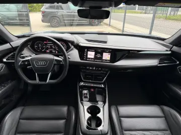 AUDI e-tron GT quattro PANO LUFT MATRIX KAMERA SOUND
