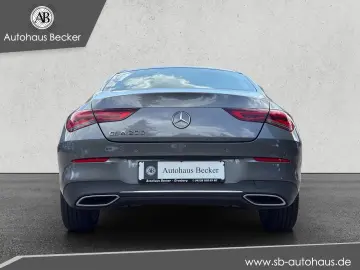 MERCEDES-BENZ CLA 200 Progressive