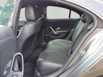 MERCEDES-BENZ CLA 200 Progressive