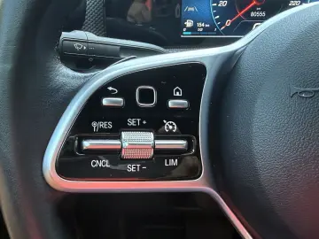MERCEDES-BENZ CLA 200 Progressive